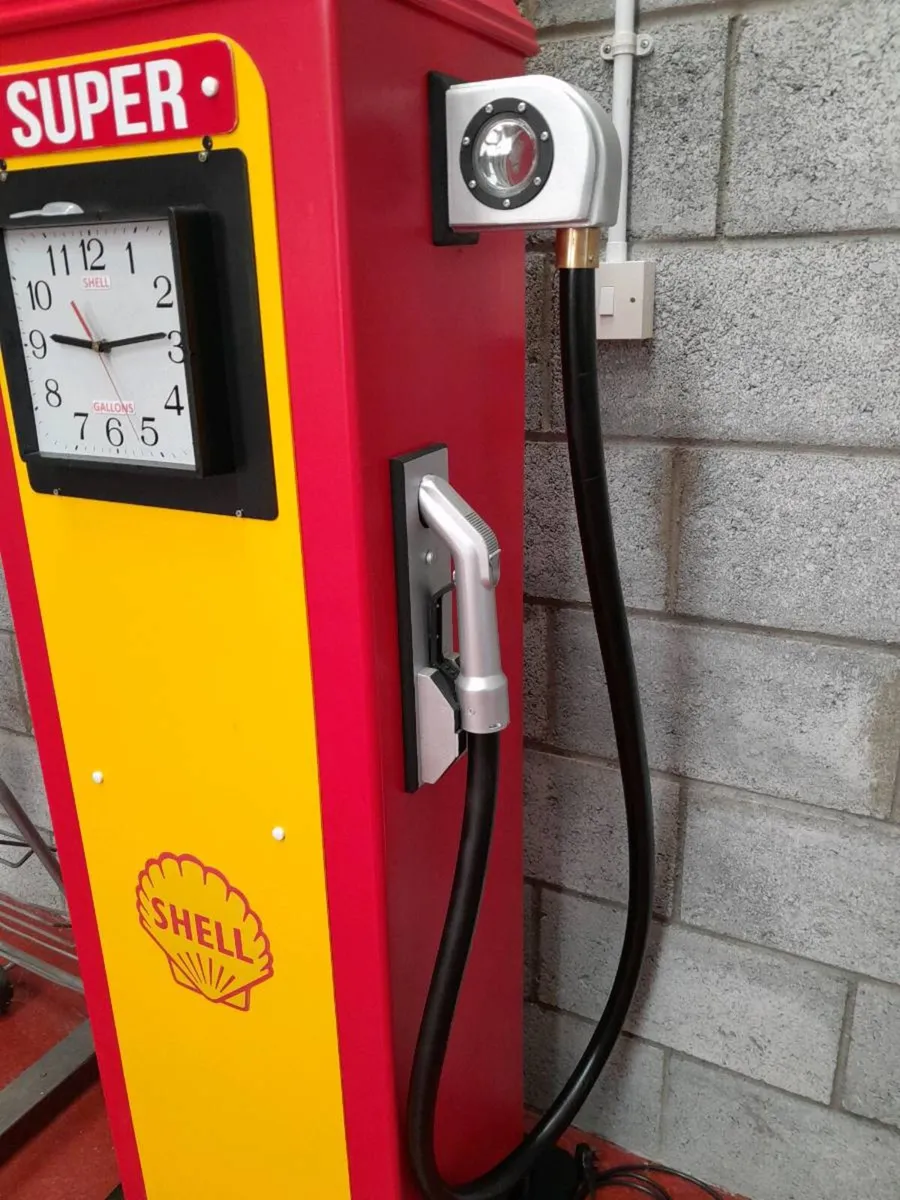 Replica Shell Petrol Pump - Image 2