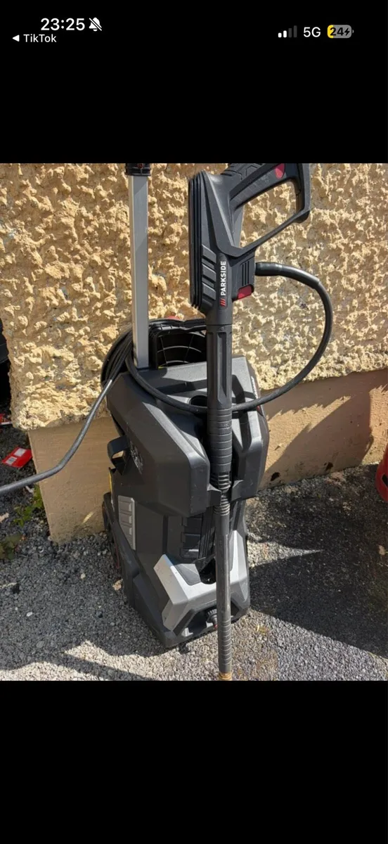 Power washing mechan - Image 1