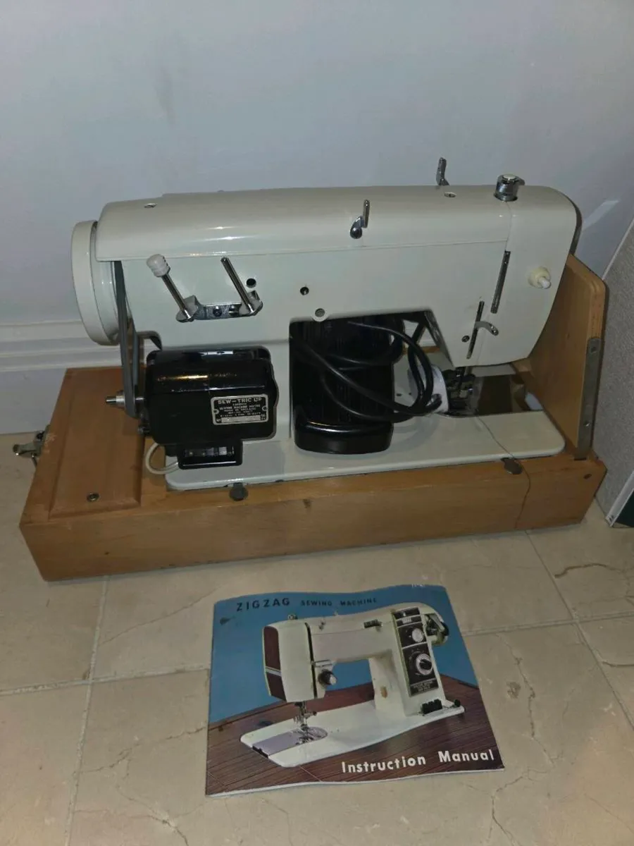 Sewing machine Novum - Image 1
