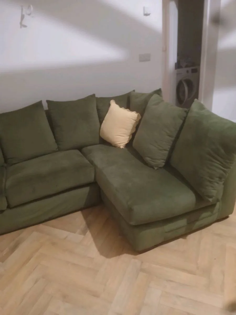 Cornersuite Reupholster 6 months ago - Image 2