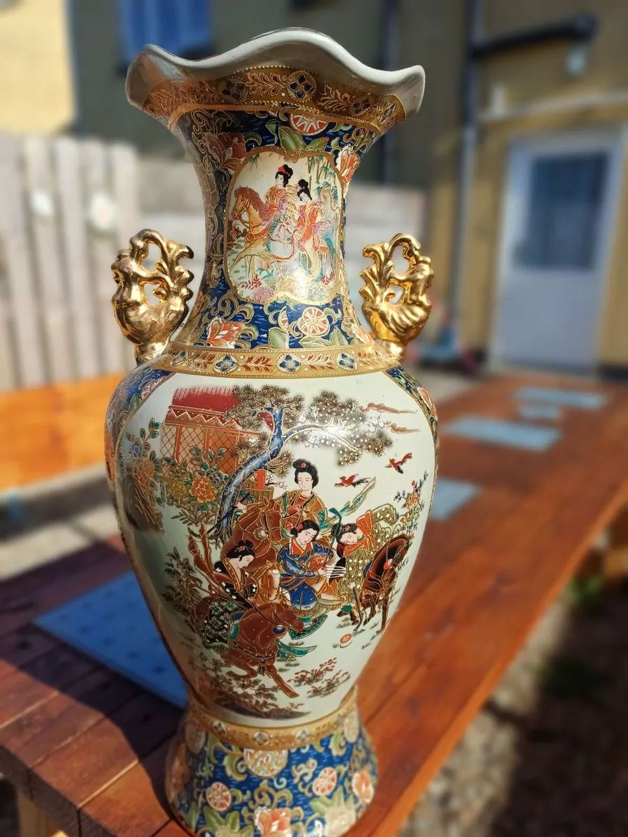 1970s Chinese Floor Vase - Image 2