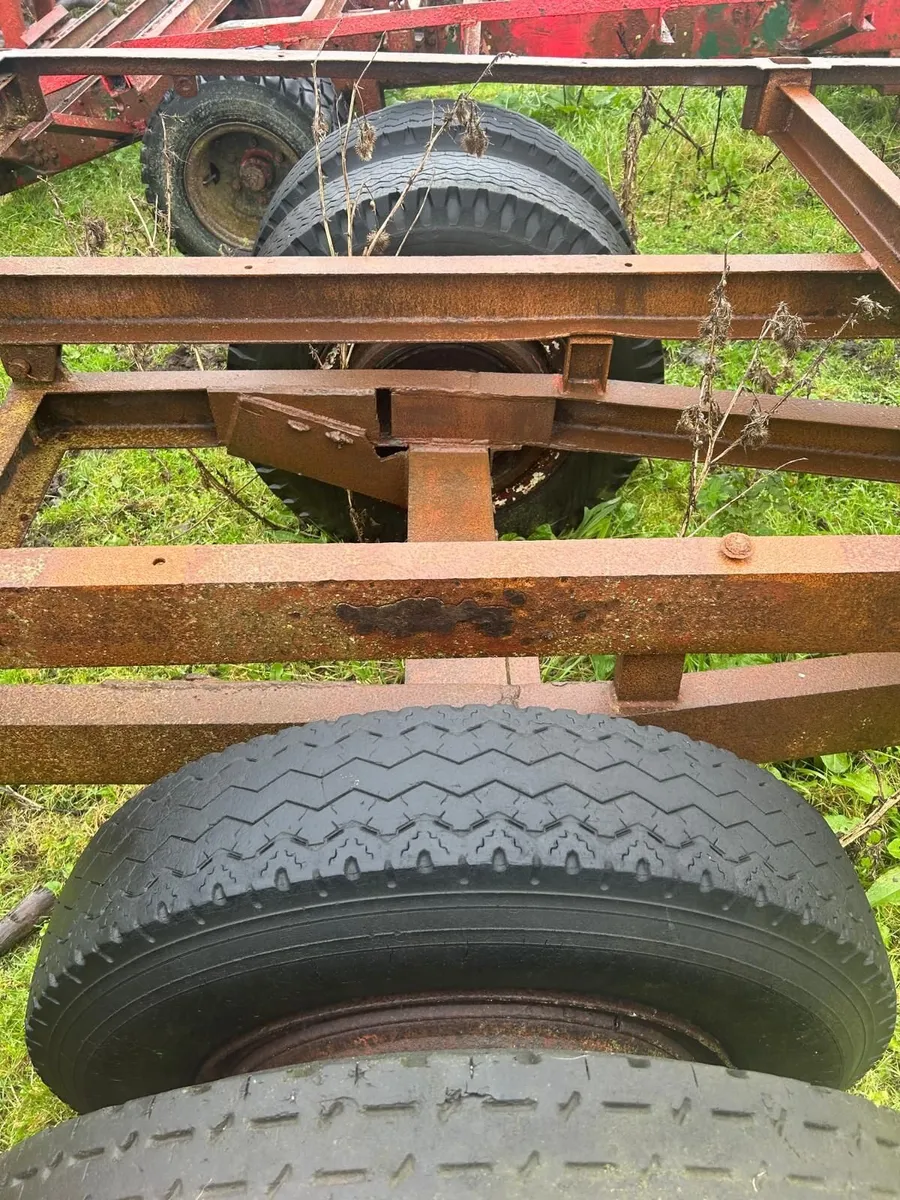 Trailers - Image 2