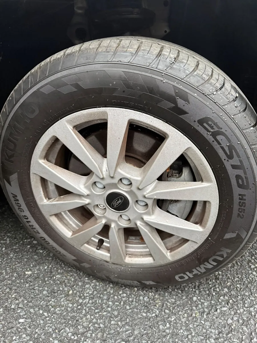 Genuine Ford 16” Alloy Wheels with Tyres - Image 4