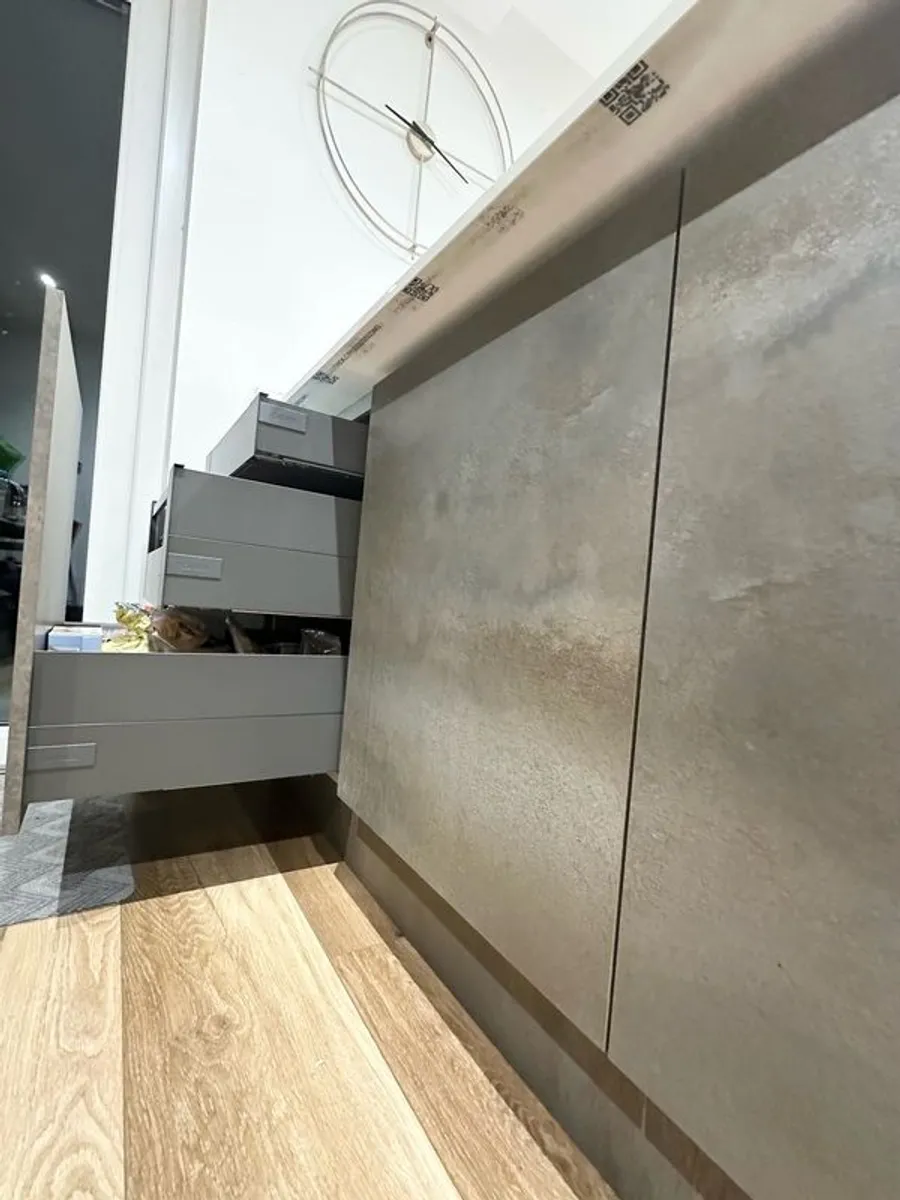 Kitchen with appliances for sale - Image 3