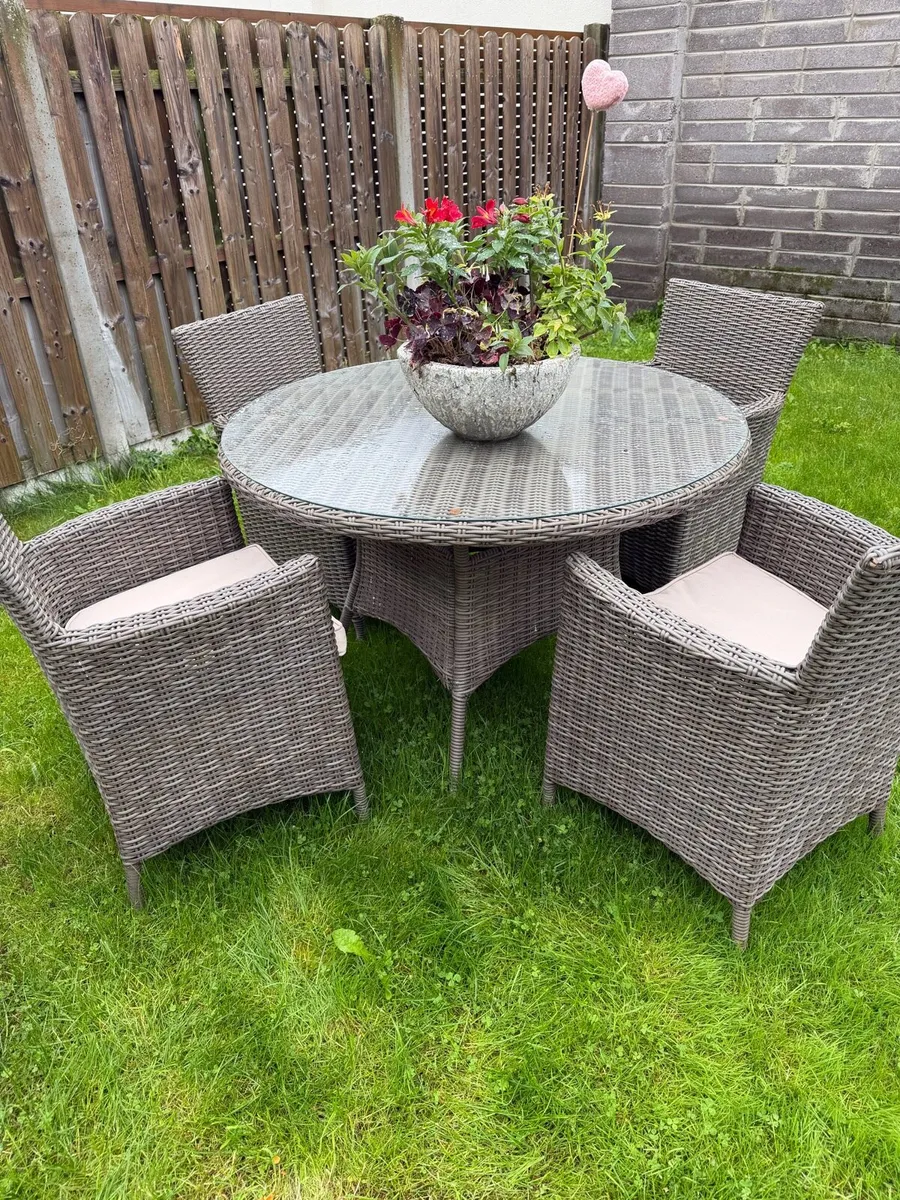 Garden table with chairs - Image 2