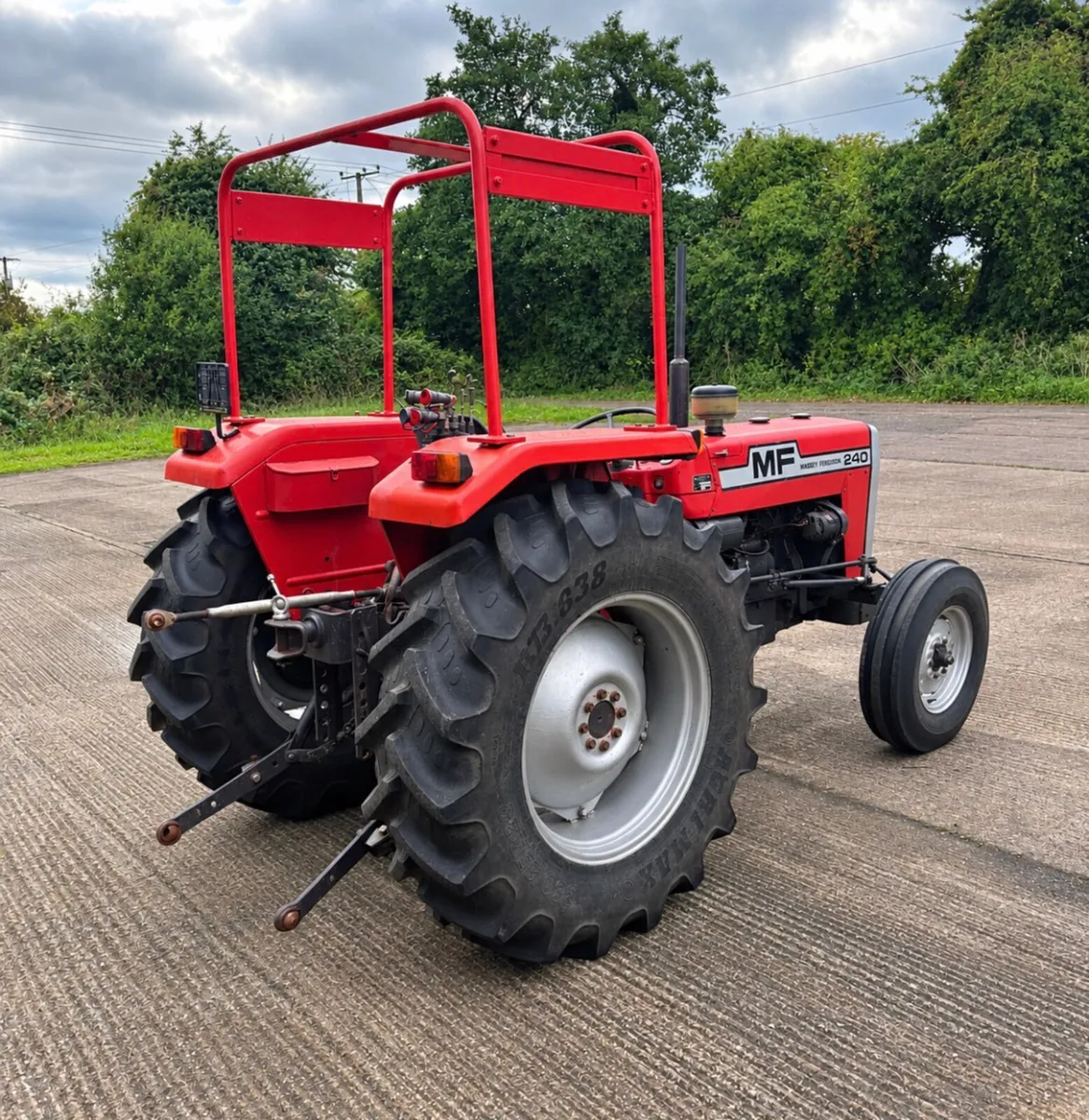 Massey Ferguson 240,  8 speed - Image 3