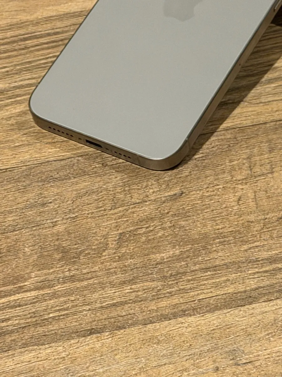iPhone 15 Pro Max 256GB - Image 4