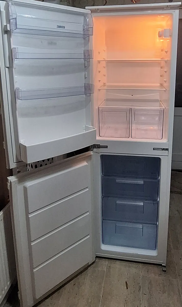 Integrate Fridge-freezer - Image 2