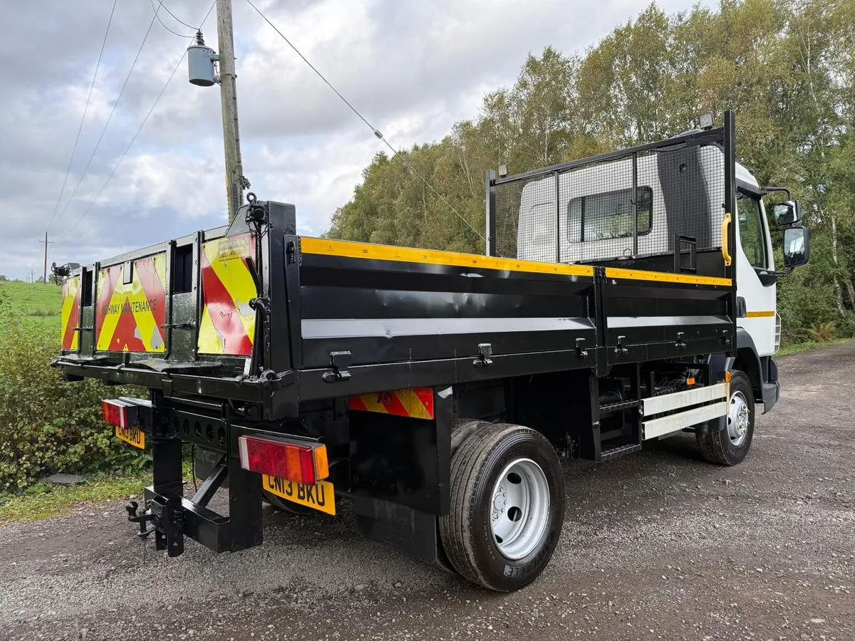 2013 - DAF LF45 180 7500kg Tipper lorry -6 speed - Image 2