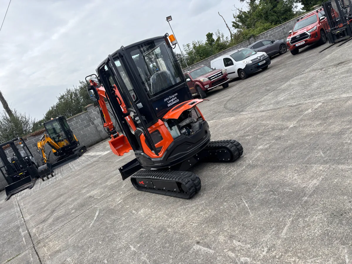 Huayee 2.5 ton Diesel Mini Excavator - Image 3