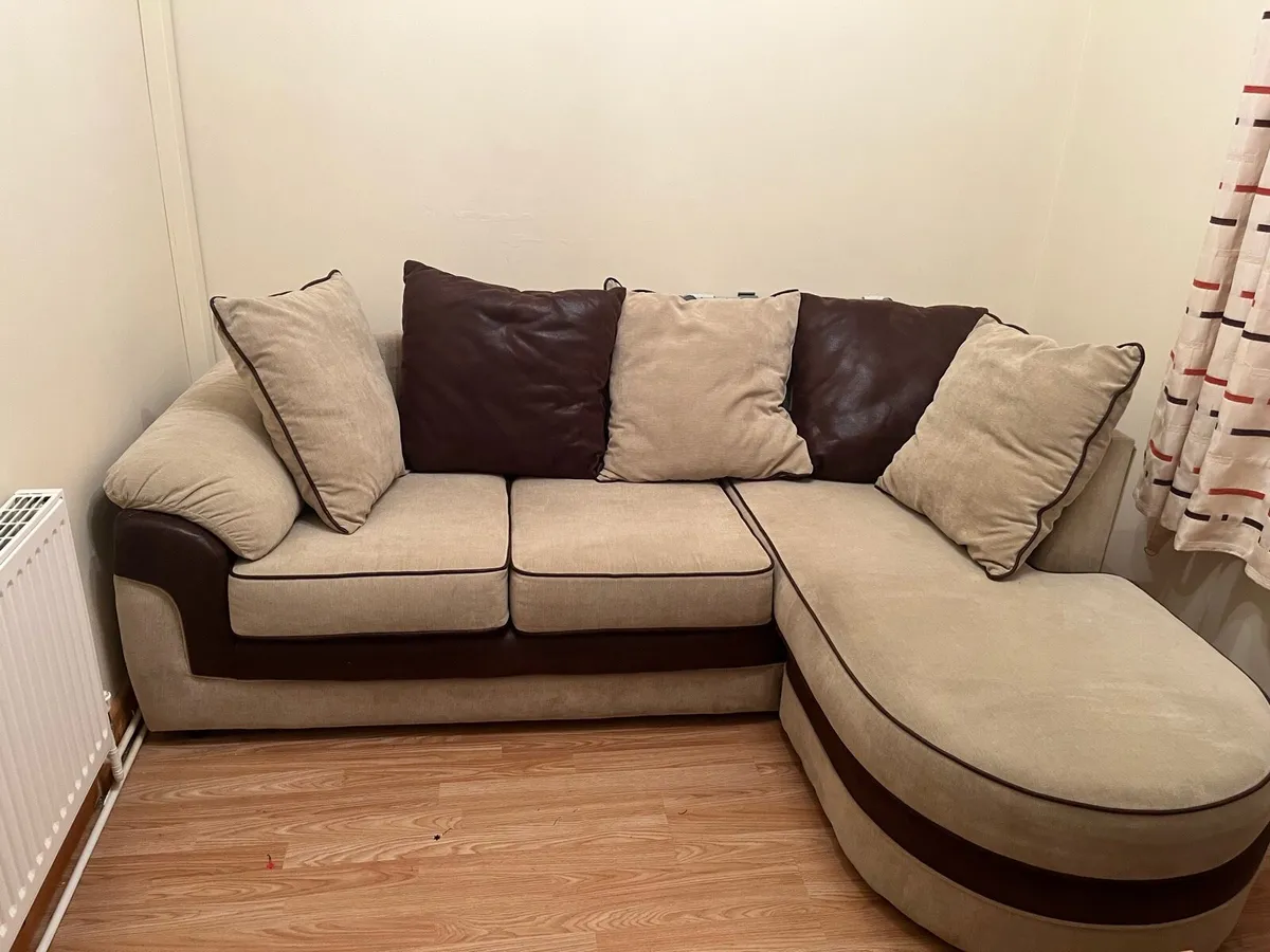 Corner sofa - Image 1