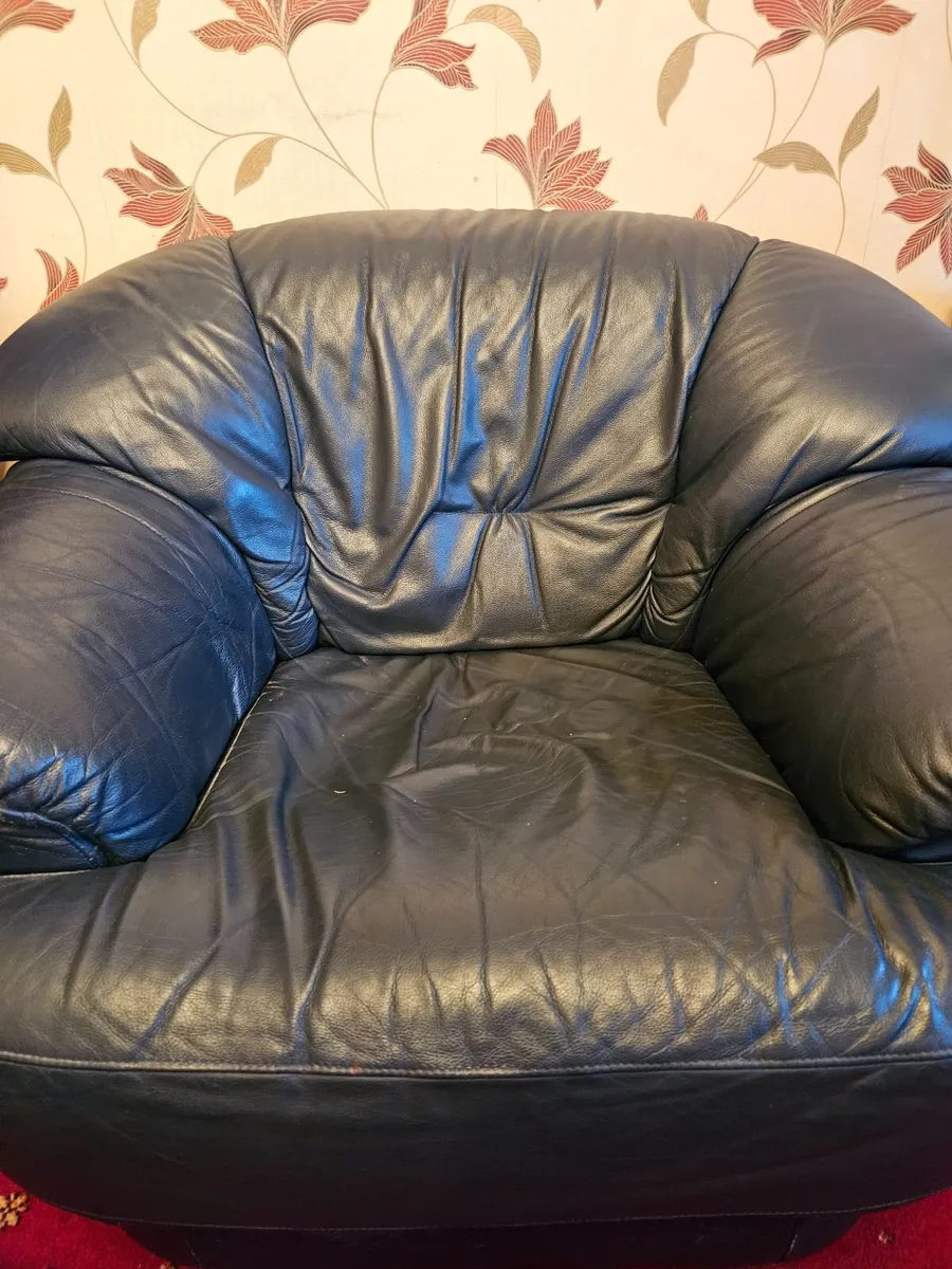 3 seater & 1 seat leather couch - Image 3