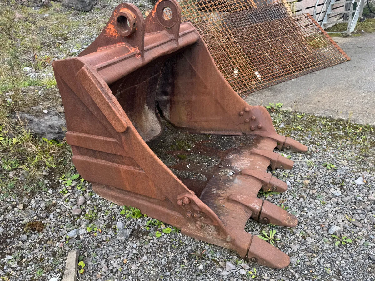 EXCAVATOR BUCKETS - Image 2
