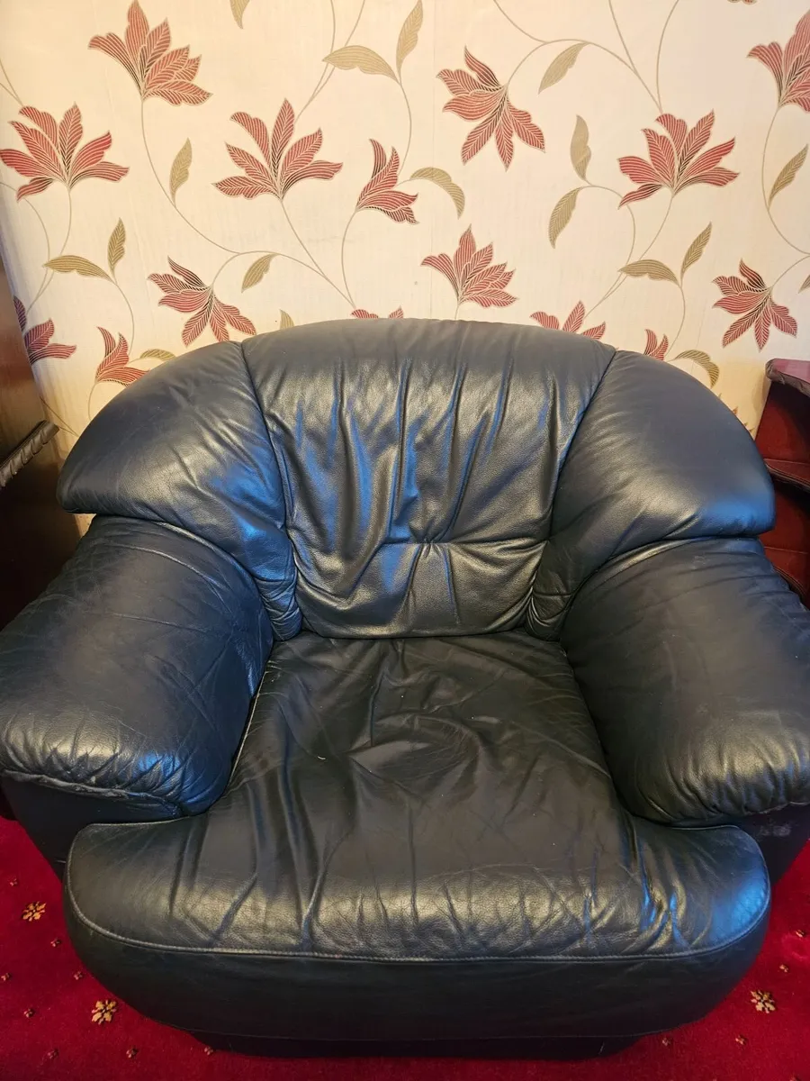 3 seater & 1 seat leather couch - Image 4