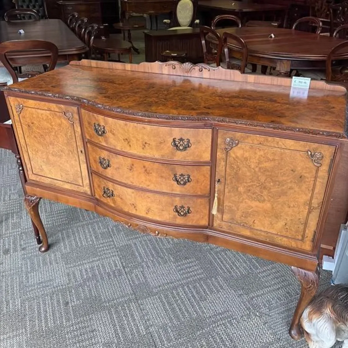 Beautiful walnut bow fronted serpentine Queen Anne
