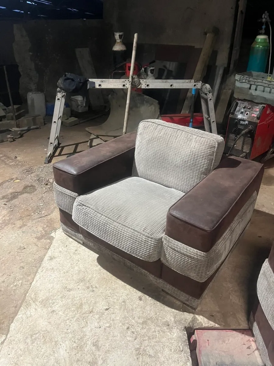 Two piece set- luxury couch - Image 3