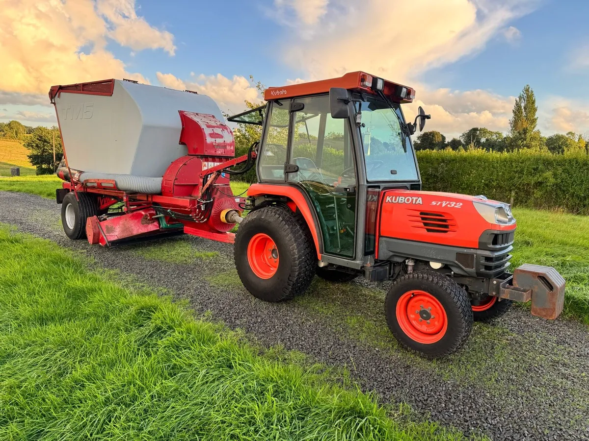 Kubota STV32 hydrostatic - Image 3