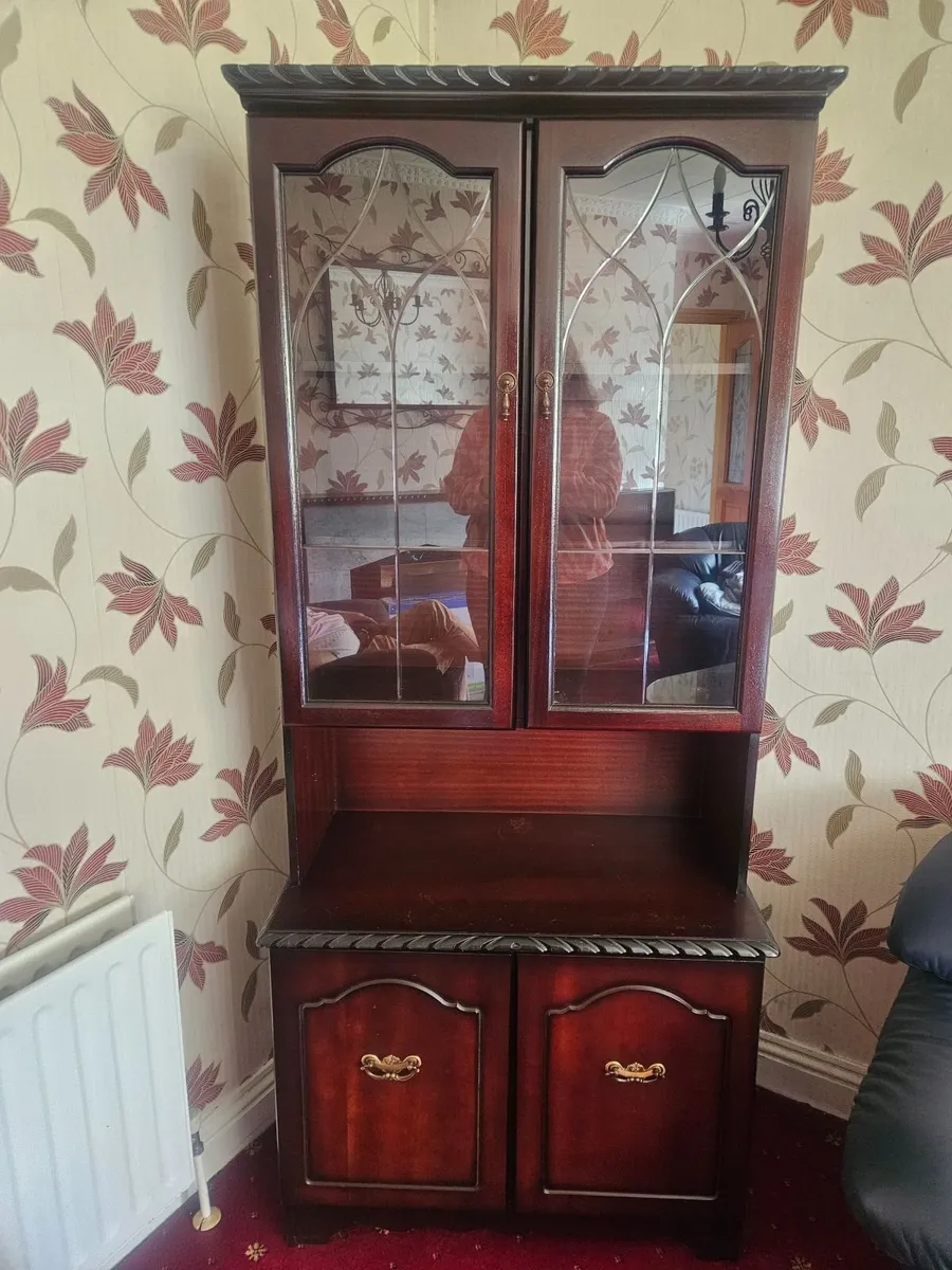 Wooden display cabinet