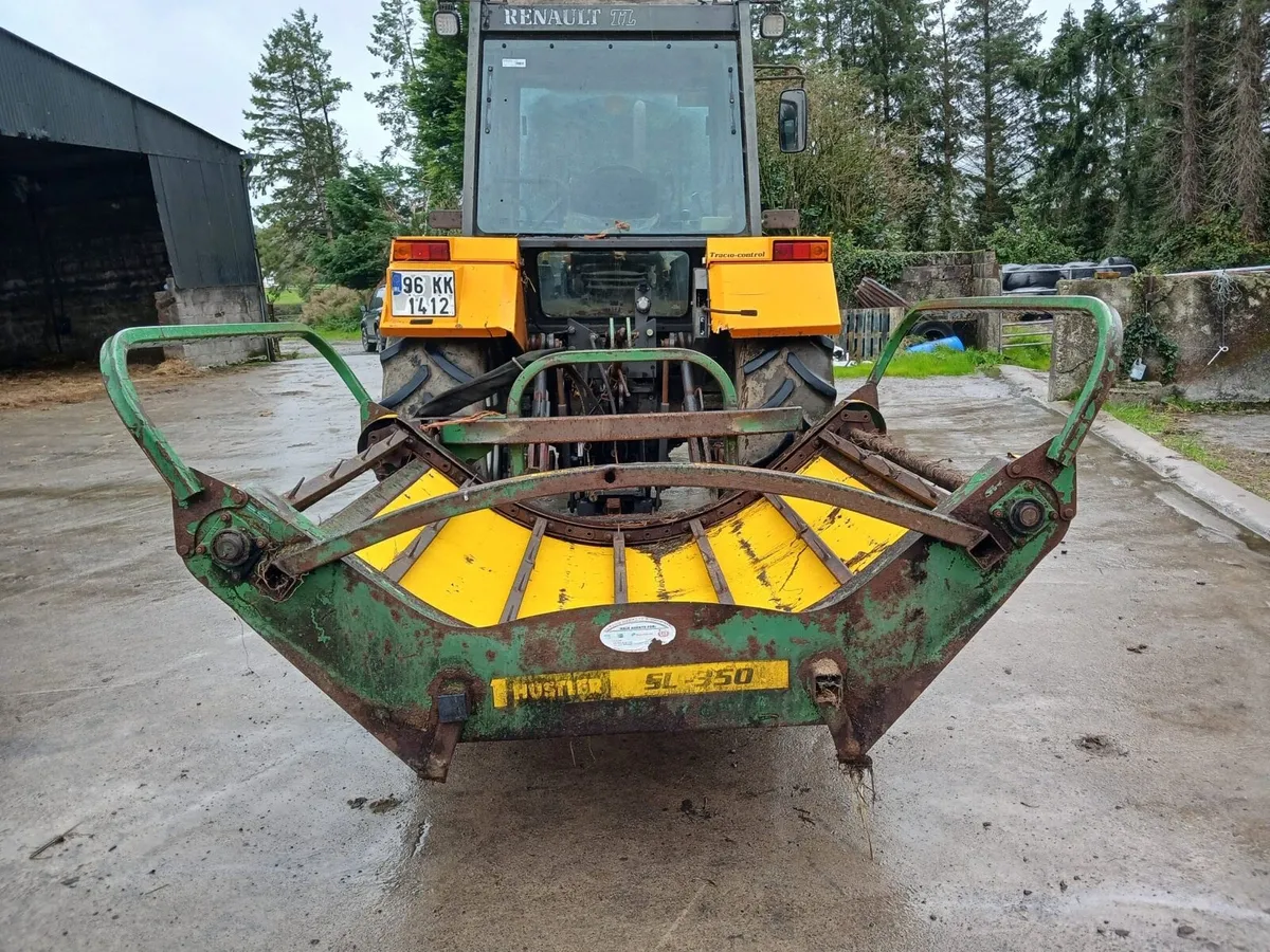 Bale feeder - Image 2