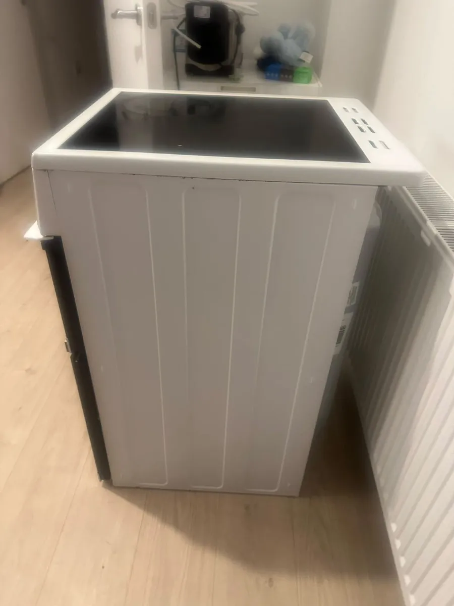 Electric cooker - Image 1