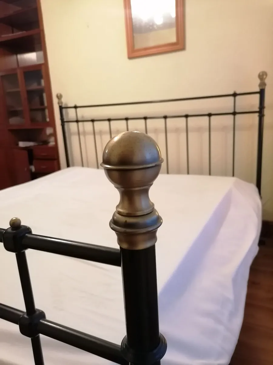 Cast Iron & Brass bed frame - Superking - Image 3