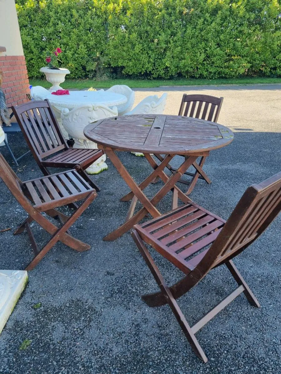 Garden table and chairs - Image 1