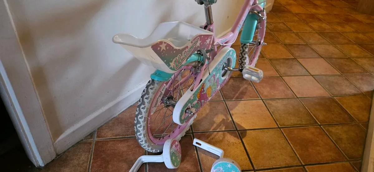 Girl's bicycle - Image 4