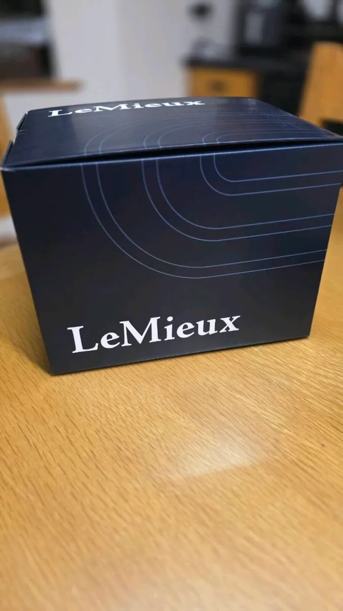 Le Mieux Very Competition Helmet horse riding - Image 2