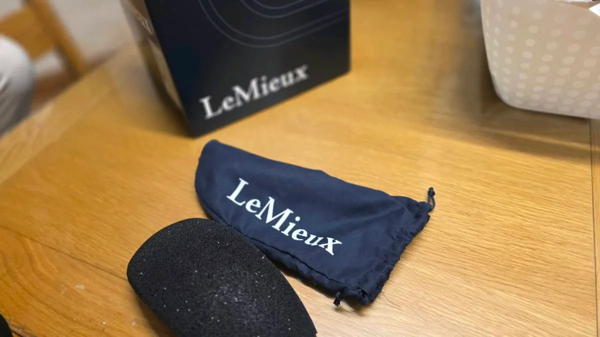 Le Mieux Very Competition Helmet horse riding - Image 4