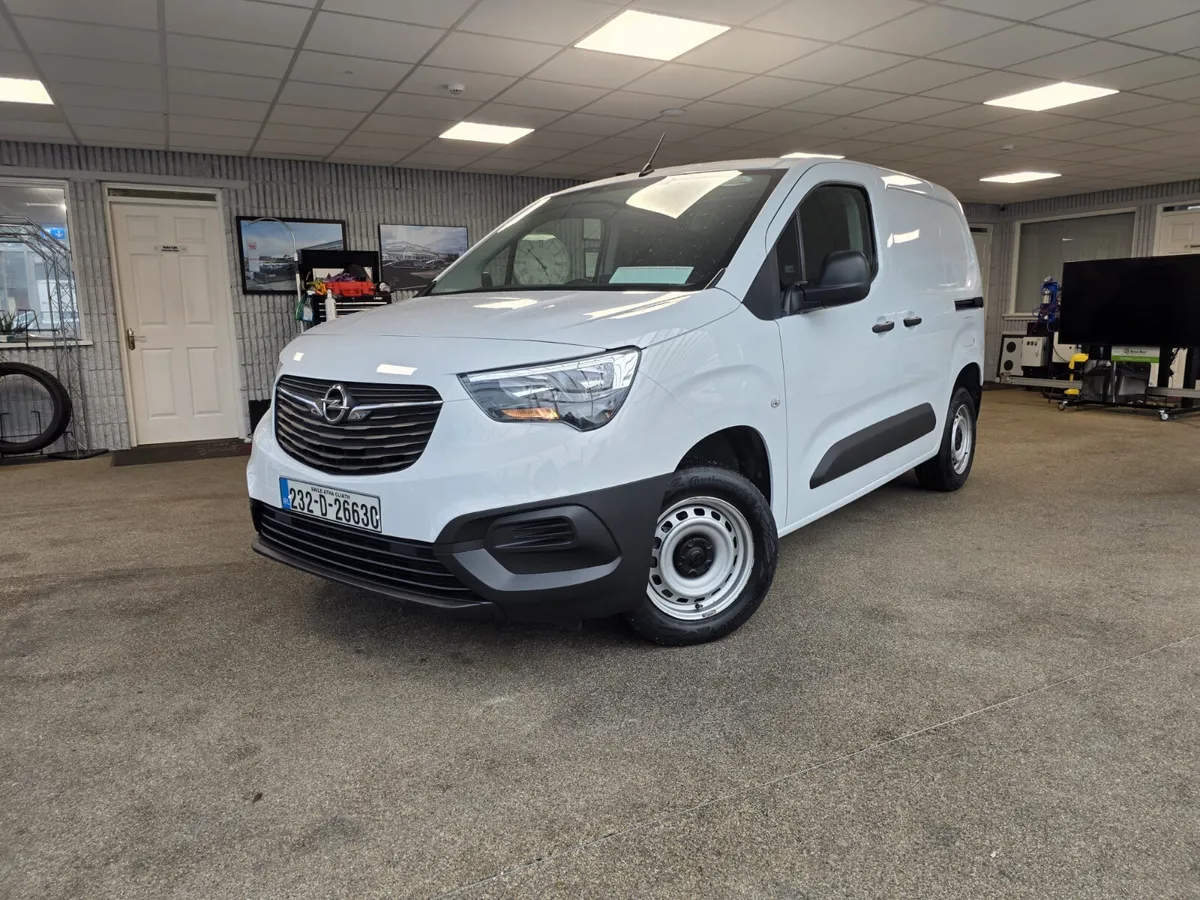 Opel Combo 1.5 D 3 seats Van 2023 - Image 2