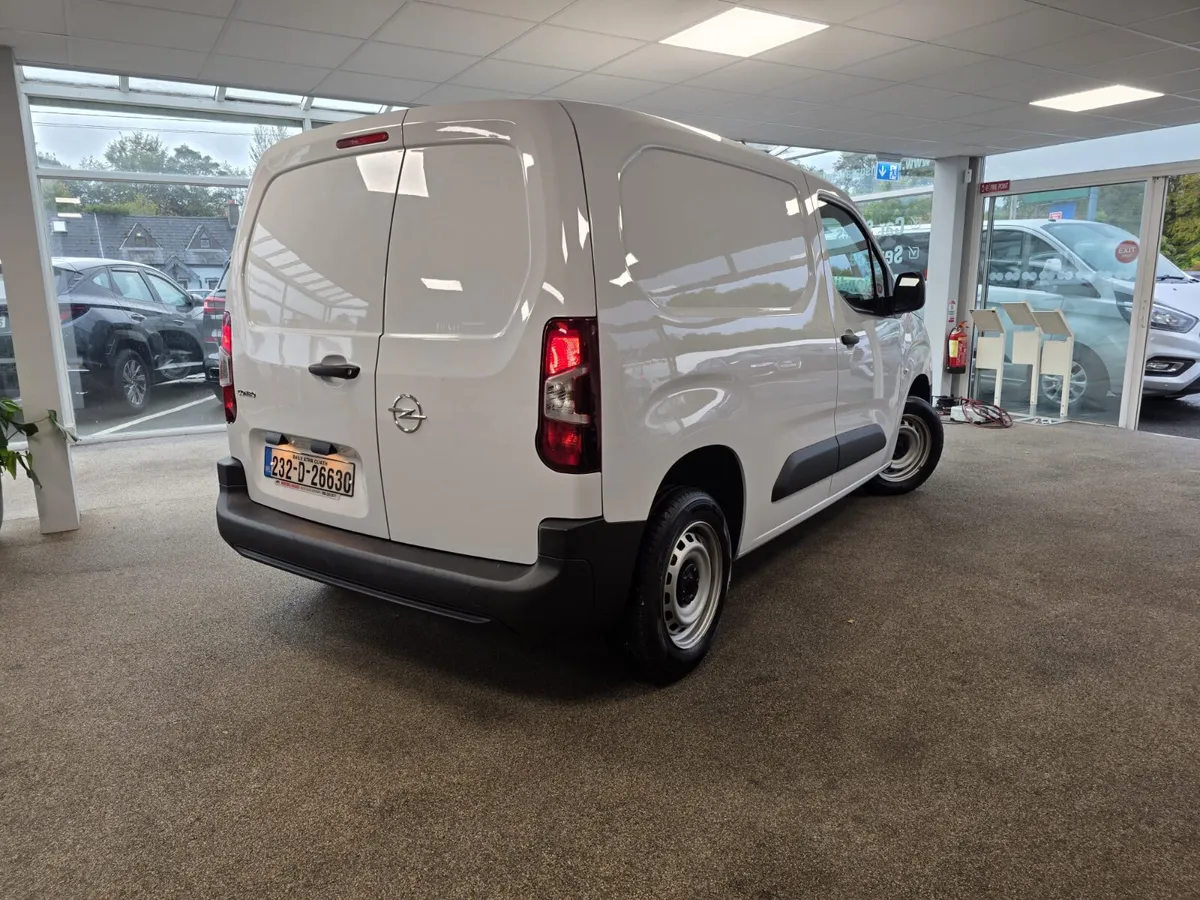 Opel Combo 1.5 D 3 seats Van 2023 - Image 4