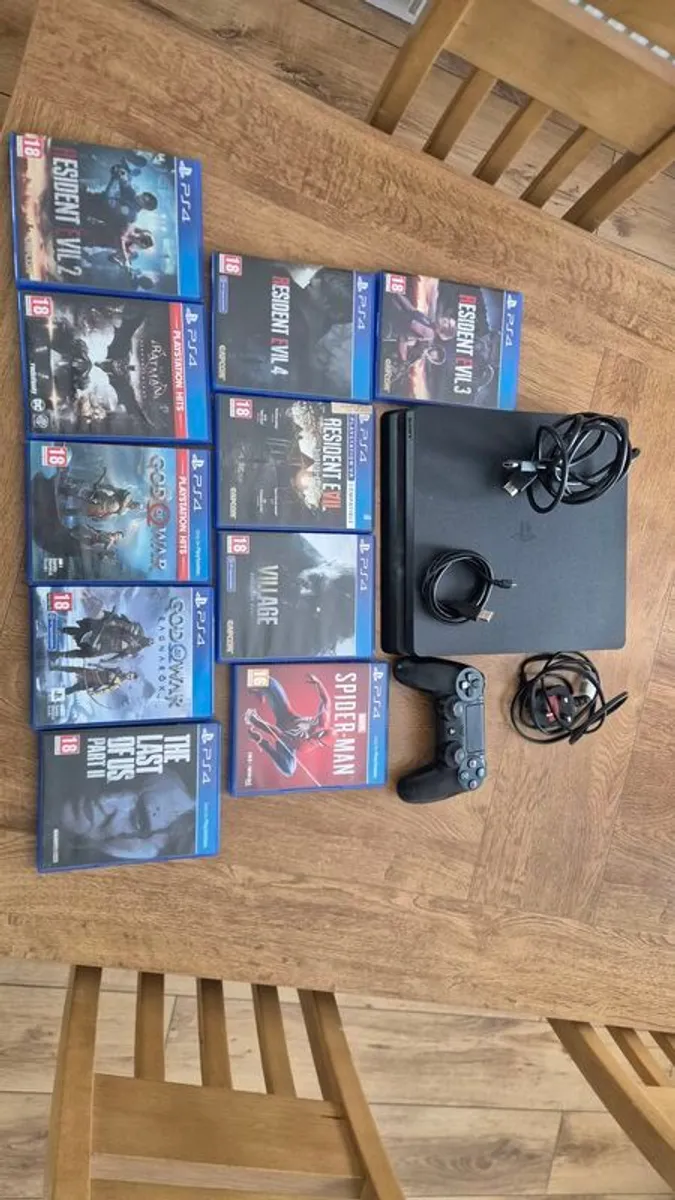 Ps4 and Games - Image 1