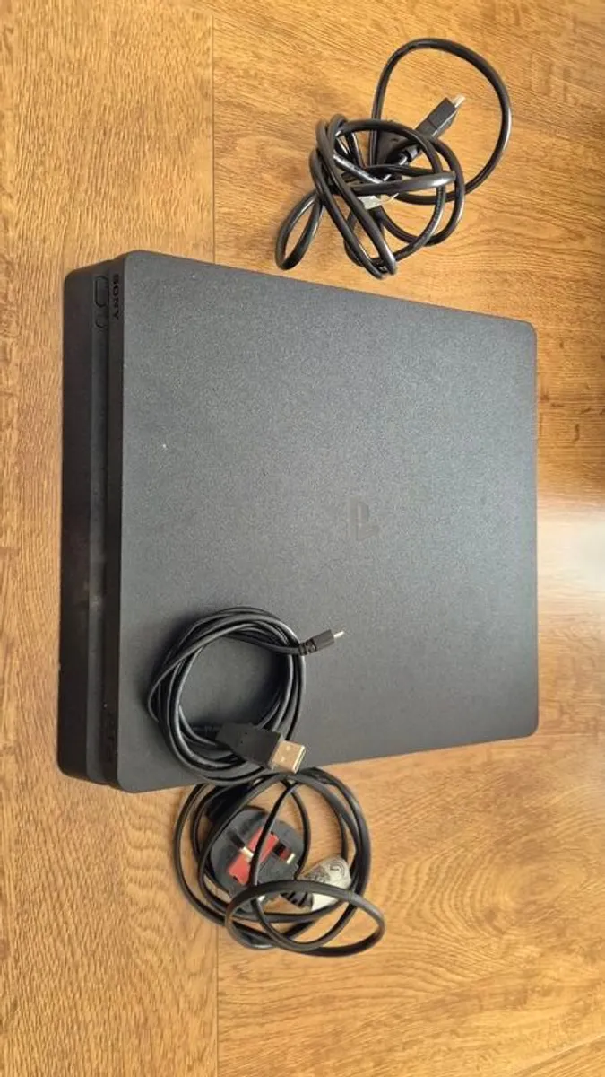 Ps4 and Games - Image 3