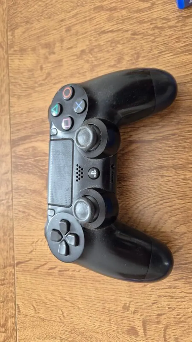 Ps4 and Games - Image 4