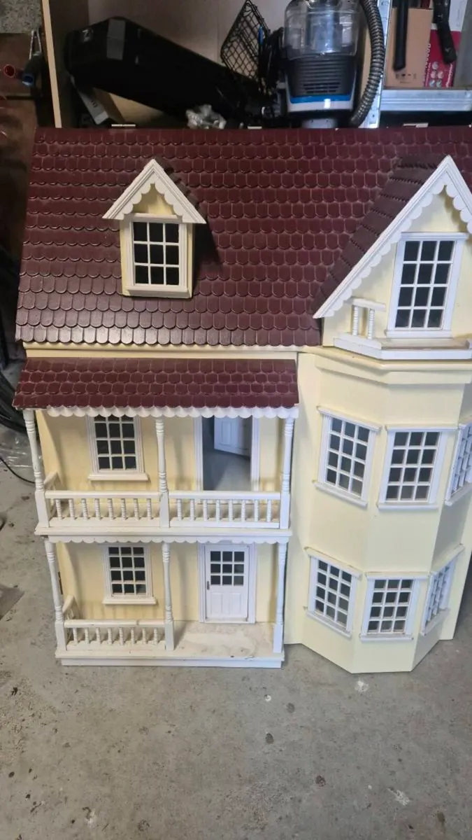 Large Dolls House - Image 2