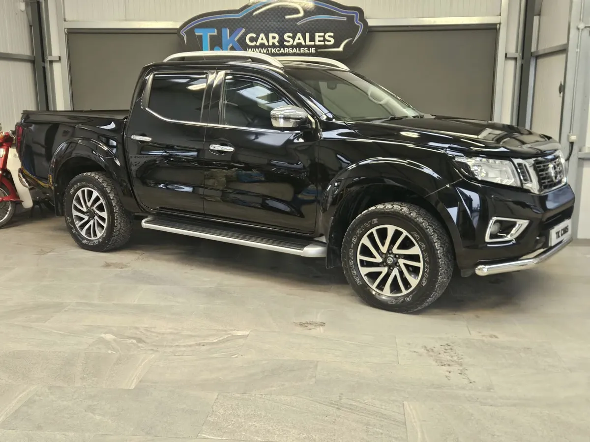18 NISSAN NAVARA TEKNA CREWCAB PICK-UP - Image 1