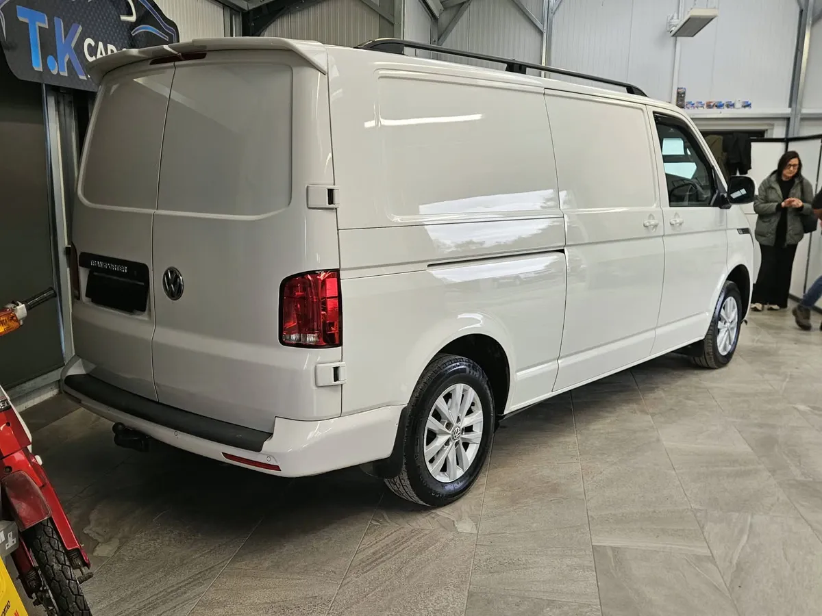 221 VOLKSWAGEN TRANSPORTER HIGHLINE T6 30 LWB - Image 2