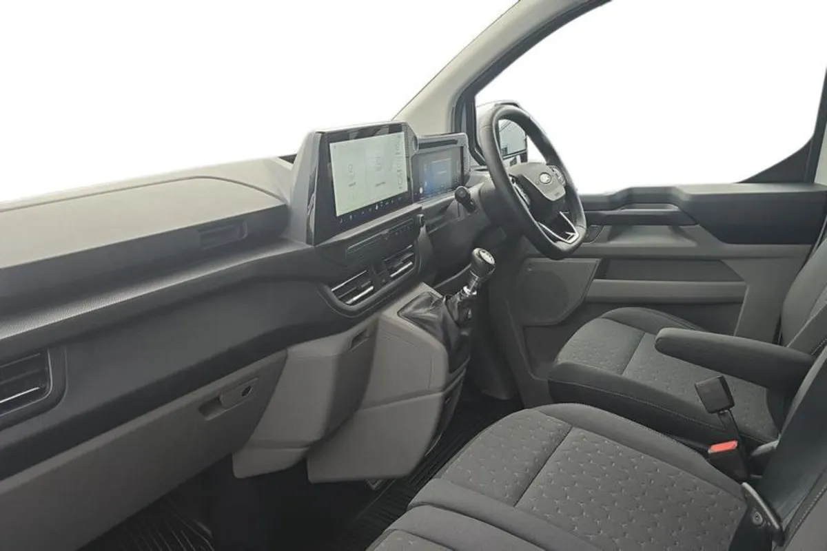 Ford Transit Custom 300 L2  FWD 2.0 EcoBlue 136ps - Image 3