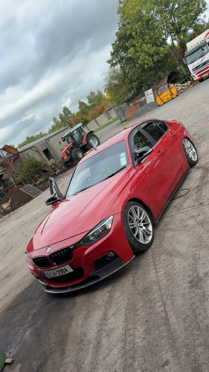 F30 320D - Image 1