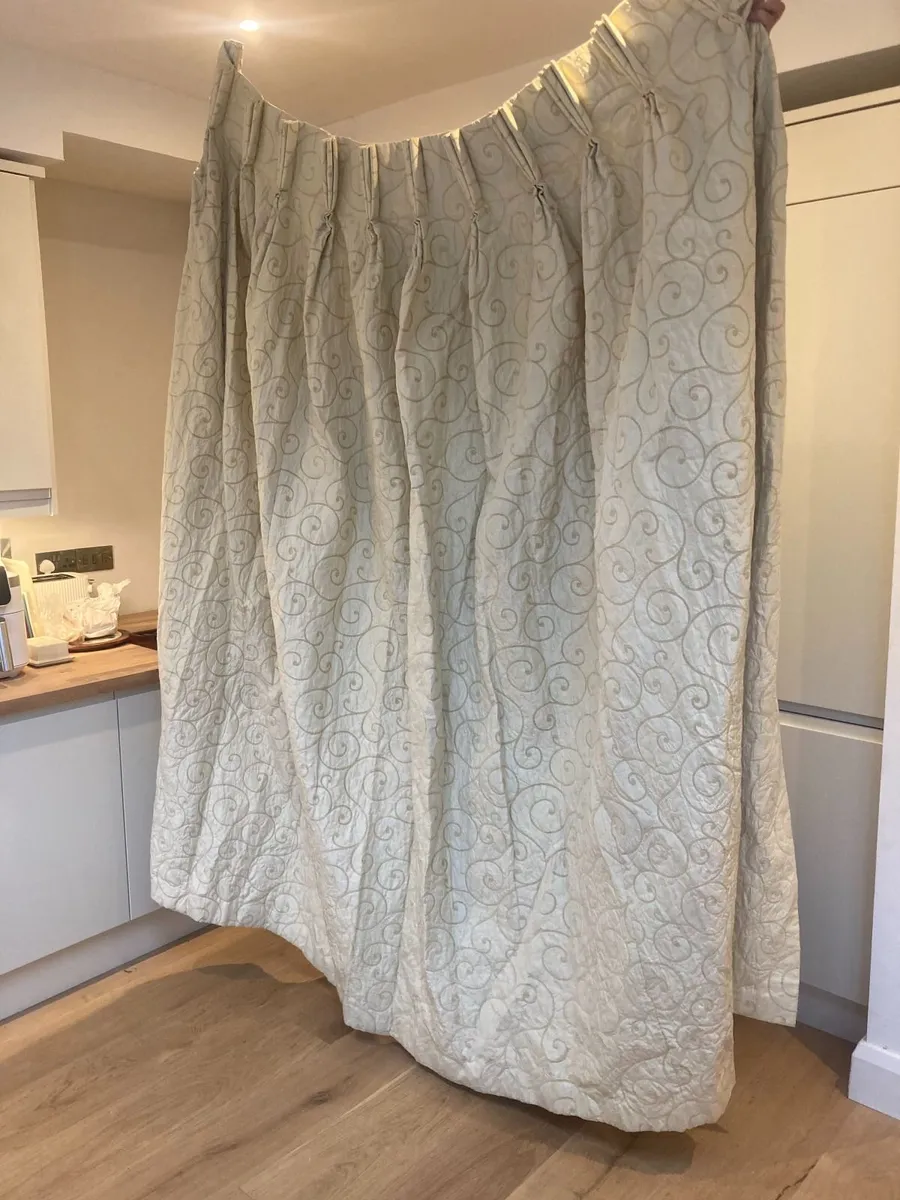 Curtains - Lined- Large - 2 Pairs. - Image 2