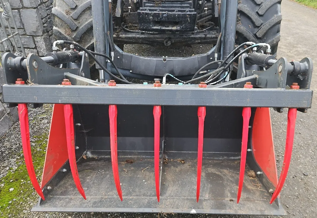 Bucket Grab - Image 1