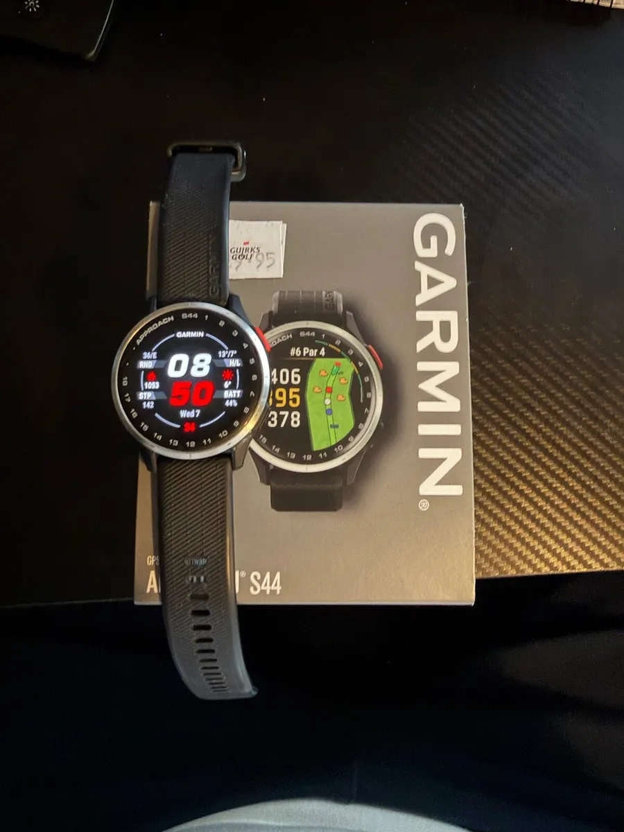 Garmin Approach s44 Golf Watch - Image 1