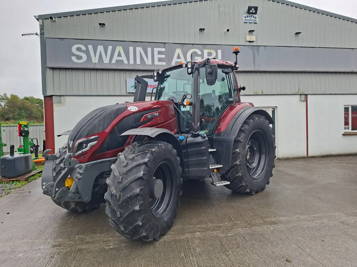 Valtra T215 Versu - Image 1