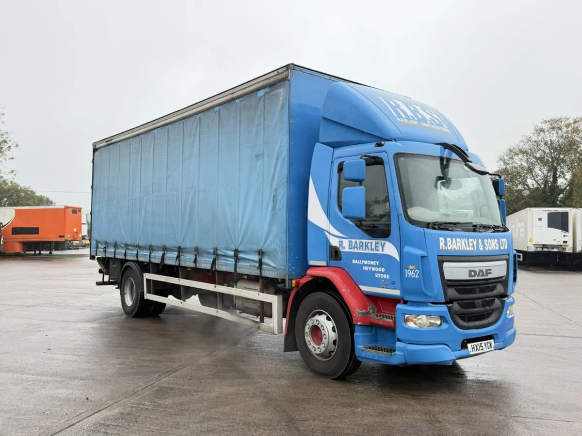 2015 DAF LF 220 CURTAINSIDER - Image 1