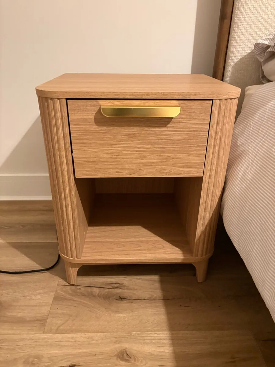 Chest of drawers & bedside lockers(Brand New!) - Image 3