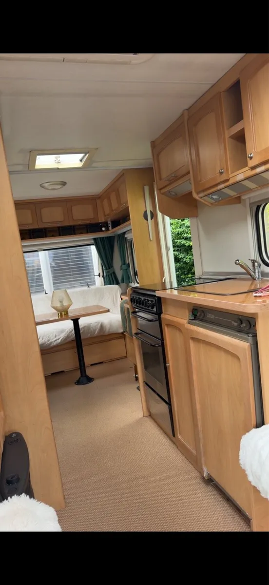 Caravan - Image 4