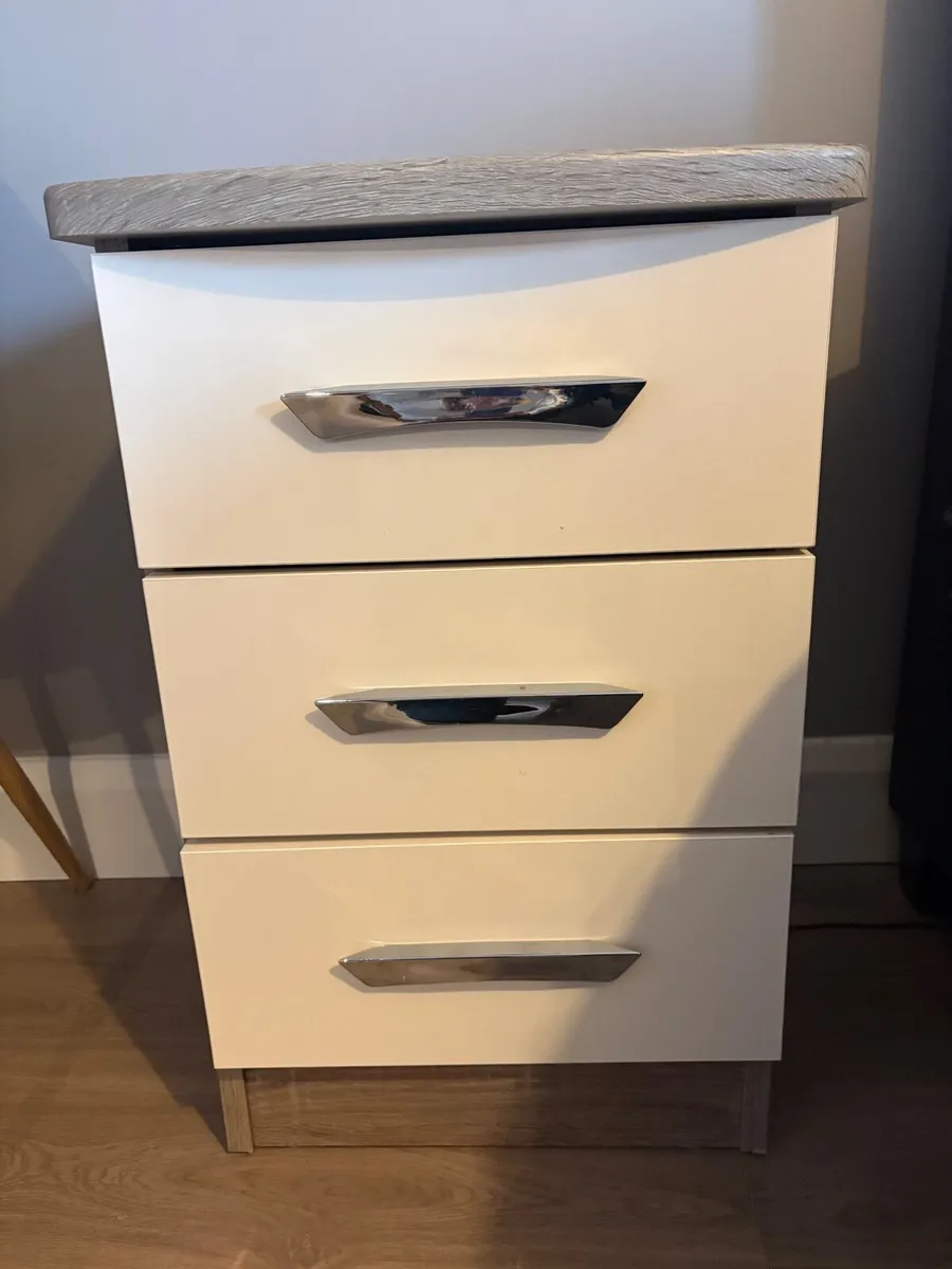 Two bedside lockers and a tall chest of drawers - Image 1