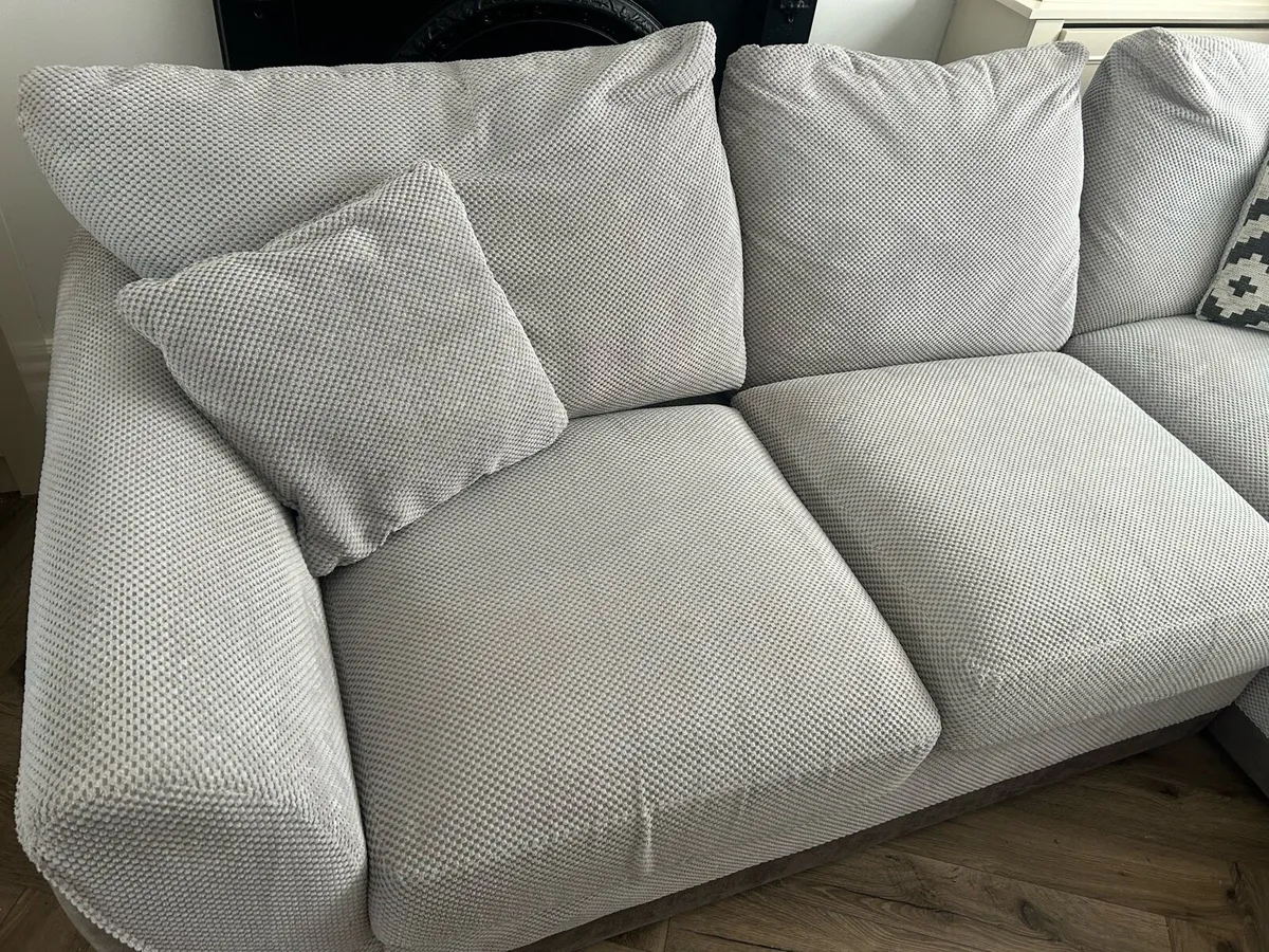L Shaped Sofa (Right Hand L) - Image 4