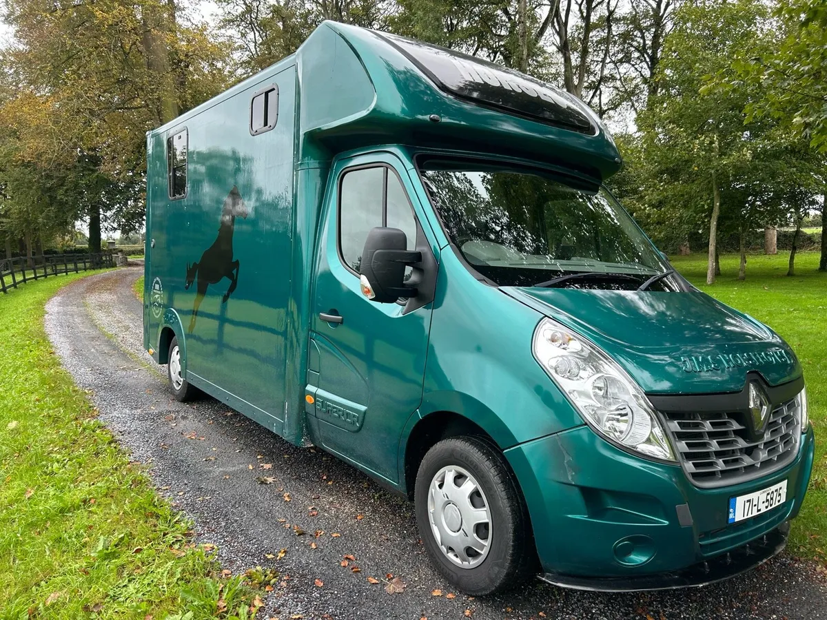 2017 Renault Master 2 horse van - Image 2
