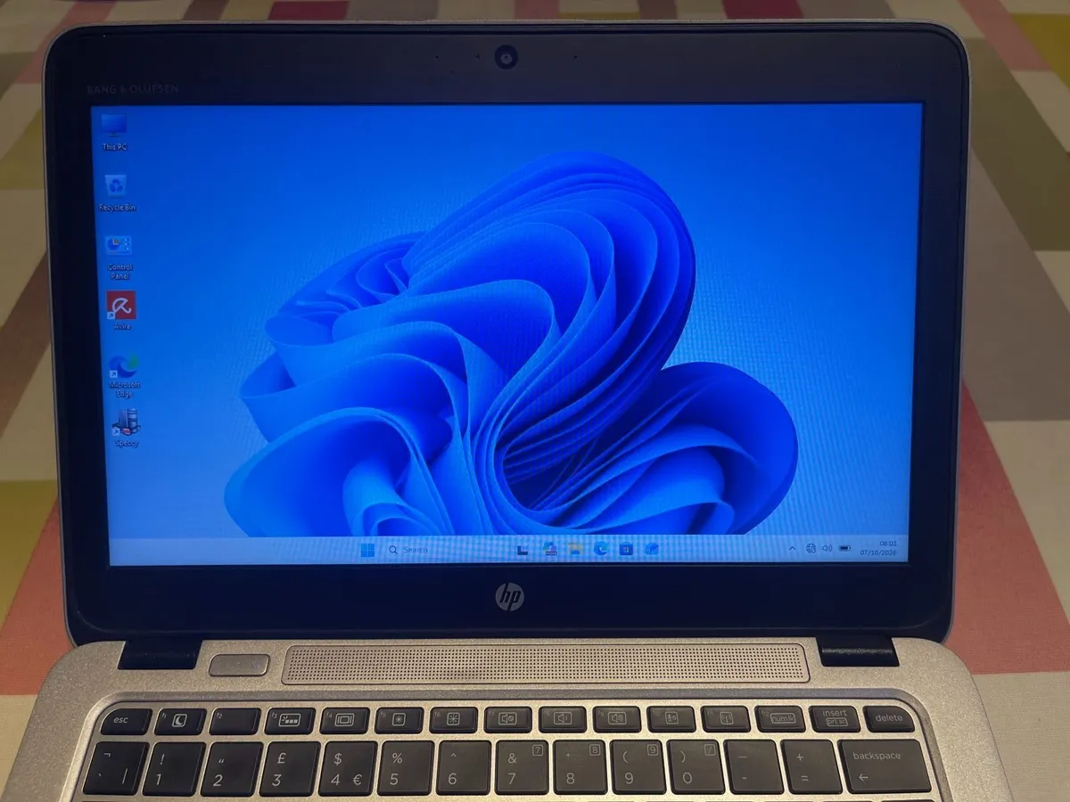 HP EliteBook 820 - i5-16GB-2xSSD - Image 2